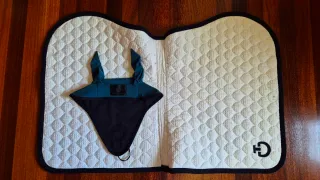 Conjunto de mantilla y orejeras Cavalleria Toscana