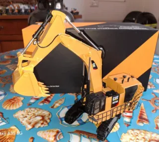Caterpillar 6015B CCM 1:48 Yanmar 1:50