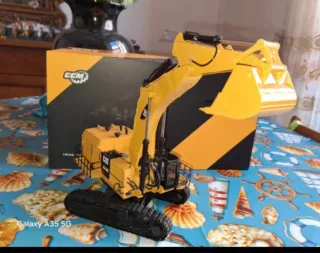 Caterpillar 6015B CCM 1:48 Yanmar 1:50