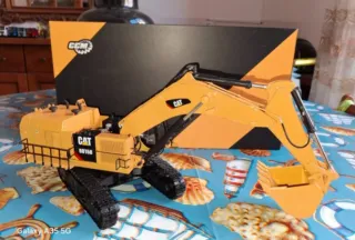 Caterpillar 6015B CCM 1:48 Yanmar 1:50