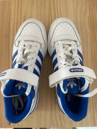 Zapatillas Adidas Blancas y Azules