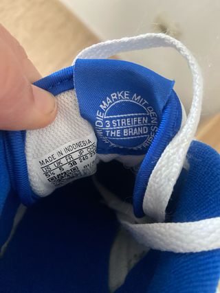 Zapatillas Adidas Blancas y Azules