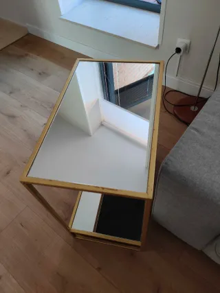 Mesita auxiliar latón y espejo