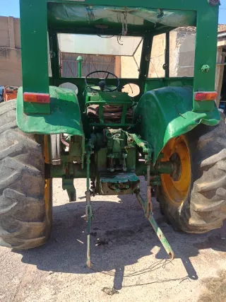 Tractor John Deere 717