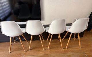 4 Sillas estilo nórdico blancas