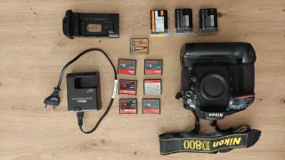 Nikon D800 con Grip y Accesorios