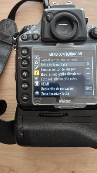 Nikon D800 con Grip y Accesorios