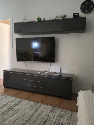 Mesa TV moderna gris