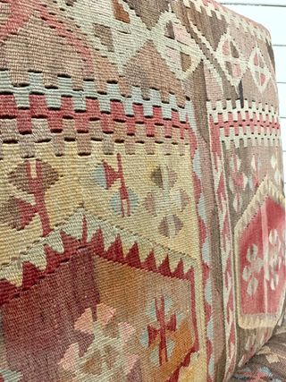 Butacas vintage tapizadas kirin tela y madera