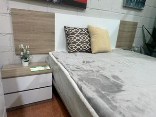 Muebles Habitación: Cabecero, Mesitas y Cómoda