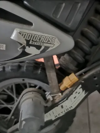 Moto infantil eléctrica