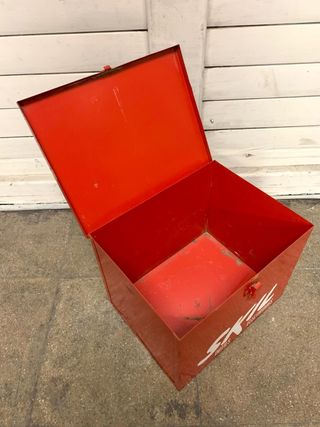 Caja de herramientas SKIL vintage roja