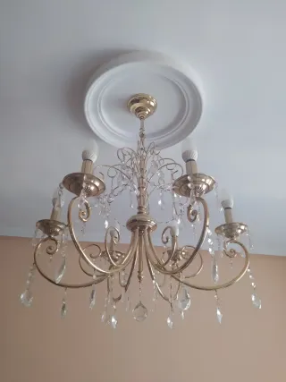 Lámpara de techo clásica dorada con cristales