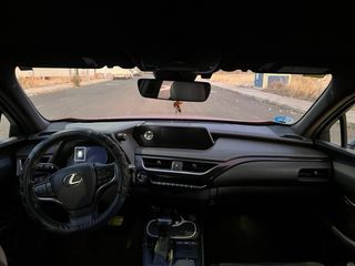 Lexus UX 250h | 2021