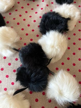 Fular Conejo Blanco y Negro