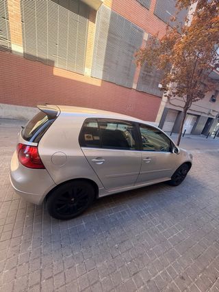 Volkswagen Golf 1.6 102 Trendline 5p 5v  2005