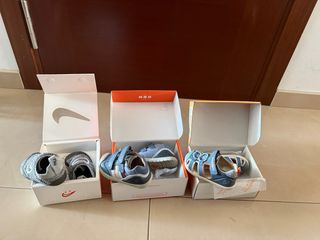 Zapatos de bebé Nike y Sandalias