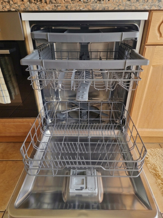 Lavavajillas LG blanco como nuevo