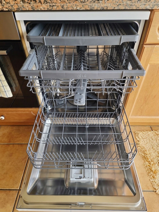 Lavavajillas LG blanco como nuevo