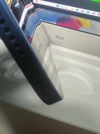 iPad 10ª Gen Azul Caja SIN CARGADOR