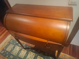 Escritorio de roble con cajones