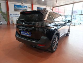 Peugeot 5008 2021