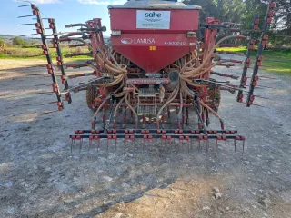 Cultivador y sembrador New Holland