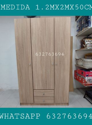 Armario de madera