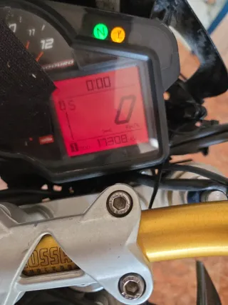 Aprilia Dorsoduro 750 2008