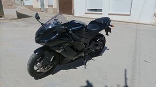 Kawasaki ZX6R 2008 Negra
