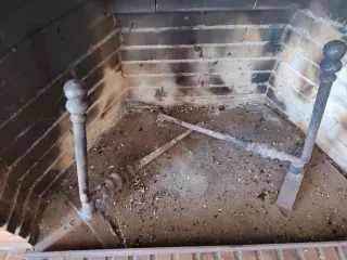 Morillo de chimenea metálico