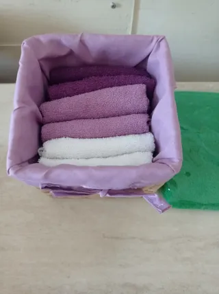 Cestino da bagno con 6 lavette