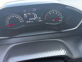 Peugeot 208 2022 en perfecto estado