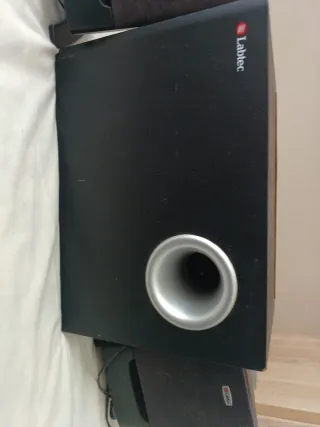 Altavoces Labtec multimedia negros y grises