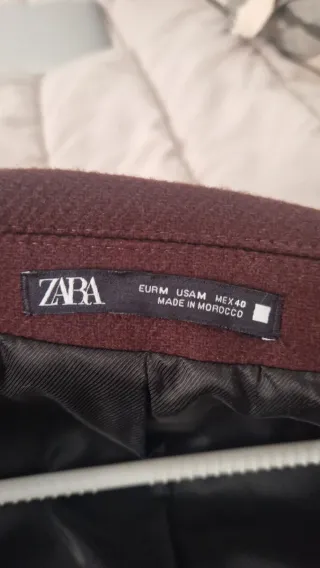 Abrigo Zara Man burdeos talla M