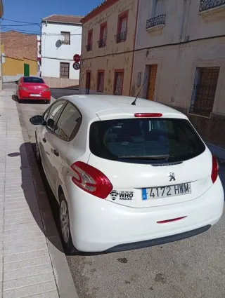 Peugeot 208 2014