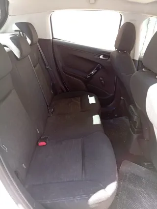 Peugeot 208 2014