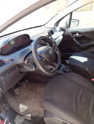 Peugeot 208 2014