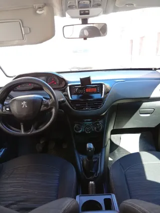 Peugeot 208 2014