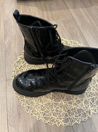 Botas de mujer negras, de la tienda merkacakzado