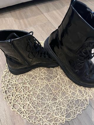 Botas de mujer negras, de la tienda merkacakzado