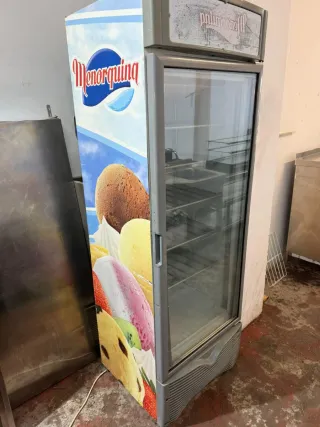 Congelador expositora Menorquina