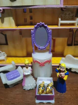 Castello dei sogni con personaggi