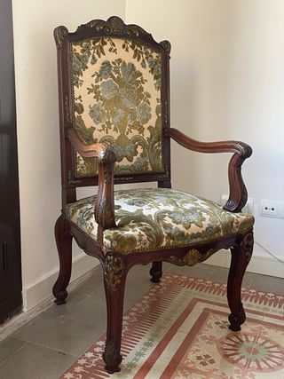 Sillón Luis XV madera tallada y tapizado