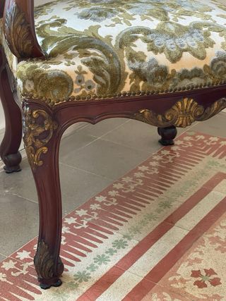 Sillón Luis XV madera tallada y tapizado