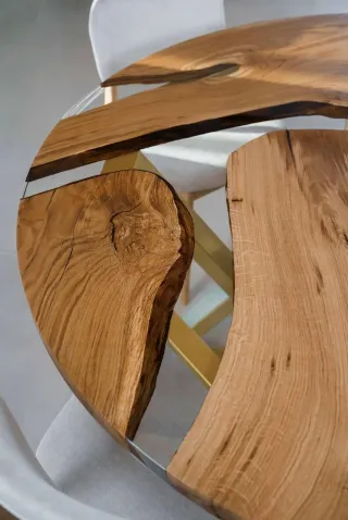 Mesa de comedor madera y resina epoxi