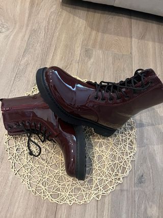 Botas granates charol talla 39