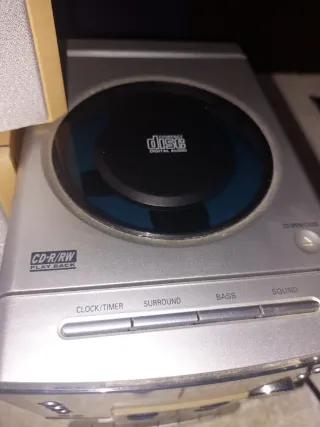 Reproductor CD/Casete Sanyo Plata