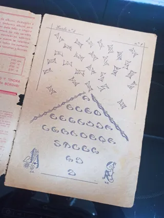 Antigua revista bordados lencería, juegos cama....