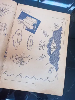 Antigua revista bordados lencería, juegos cama....